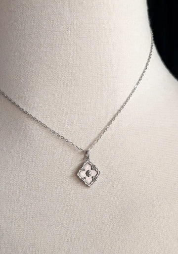 Silver Flower - Necklace