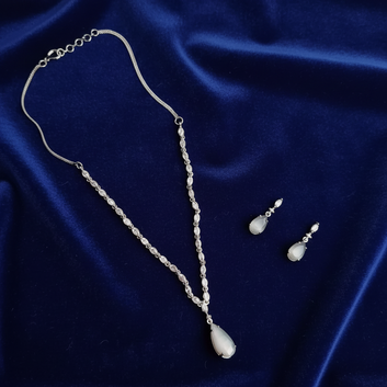 Mate White Natural Stone Rain Drop Diamonds Silver - Jewelry Set Of 2
