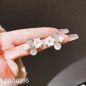 White Flowers - Earring