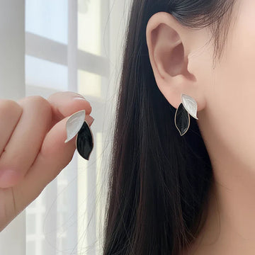 Black Leaves Gold - Earring