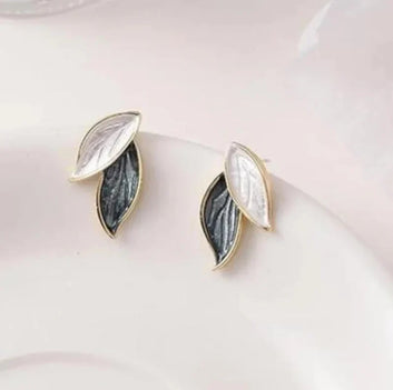 Black Leaves Gold - Earring