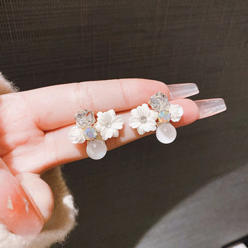 White Flowers - Earring