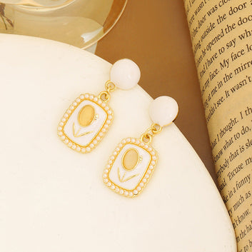 Pearl & White Flower - Earring