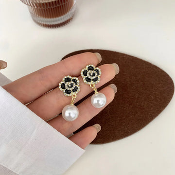 Black Diamonds Flower & Pearl Gold - Earrings