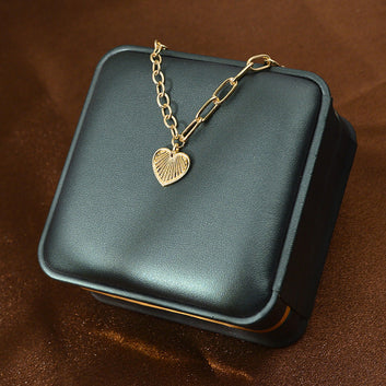 Gold Heart Classy Chain - Necklace