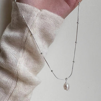 Pearl & Silver Chain - Necklace