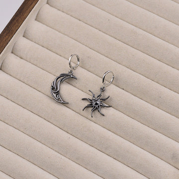 Black Moon & Star - Earring