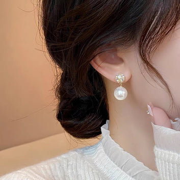 Round Diamond & Pearl Gold - Earrings