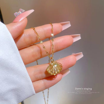 Pearl Sea Shell Gold - Necklace