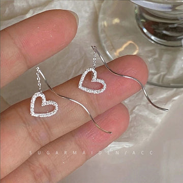 Dangling Heart - Earring