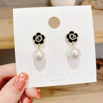 Black Diamonds Flower & Pearl Gold - Earrings