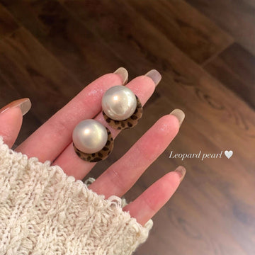 Classy Pearl & leopard Print - Earring