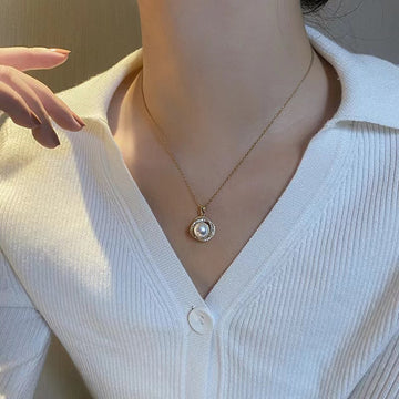 Pearl Flower - Necklace