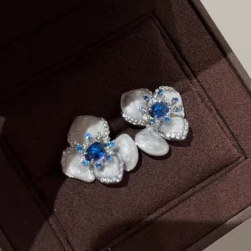 Blue Diamond White Flower - Earring
