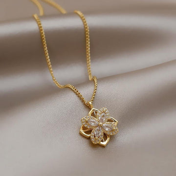 Four Leaf Flower Diamonds - Necklace