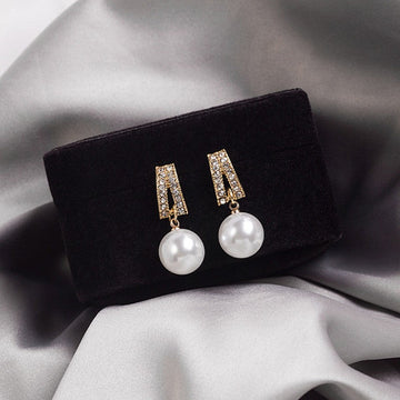 Diamonds & White Pearl Gold - Earrings