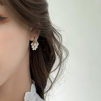 Pearls Cluster - Earring