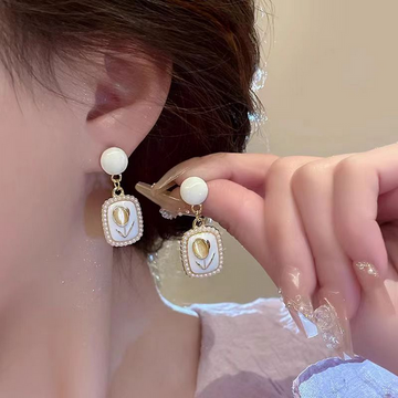 Pearl & White Flower - Earring