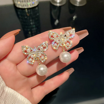 Pearly Butterfly - Earring
