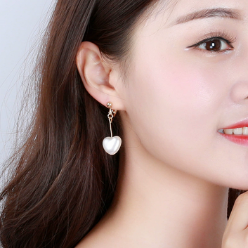 Dangling White Heart Gold - Earring