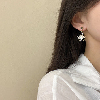 White Shiny Flower Gold - Earring