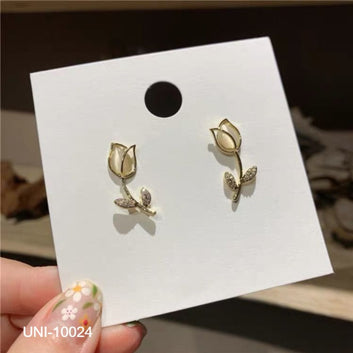 White Shiny Rosebud - Earring