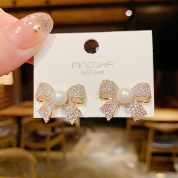 Royal Grace Diamond Pearly Bow - Earring