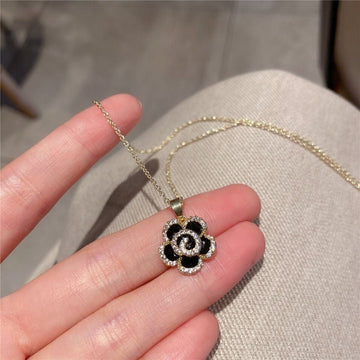 Diamond Flower Black & Gold - Necklace