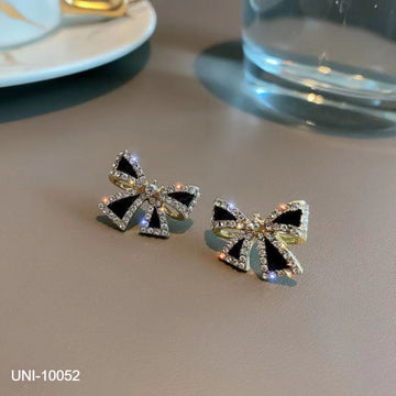 Black & White Diamonds Bow - Earring