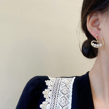 Elegant Pearl Heart - Earring