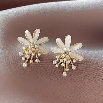 Flower Pearls - Earring