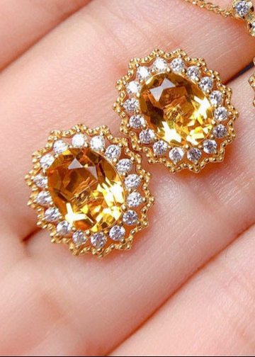 Oval Diamond Yellow Gold - Earring